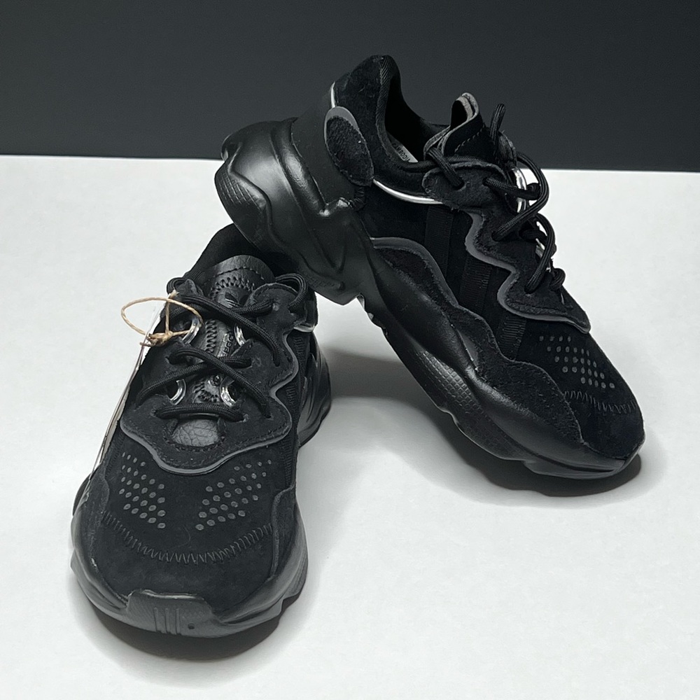 Adidas Ozweego Kids Unisex Originals Shoes CBLK/CBLK/NGTMET Size 11K EF6298